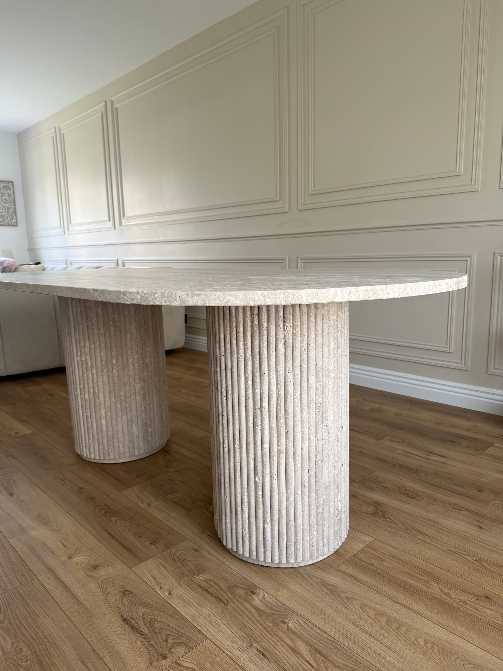 Table ABLA en Travertin – vue 3